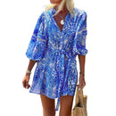 Vestido de praia com estampa reta e gola alta da moda para férias